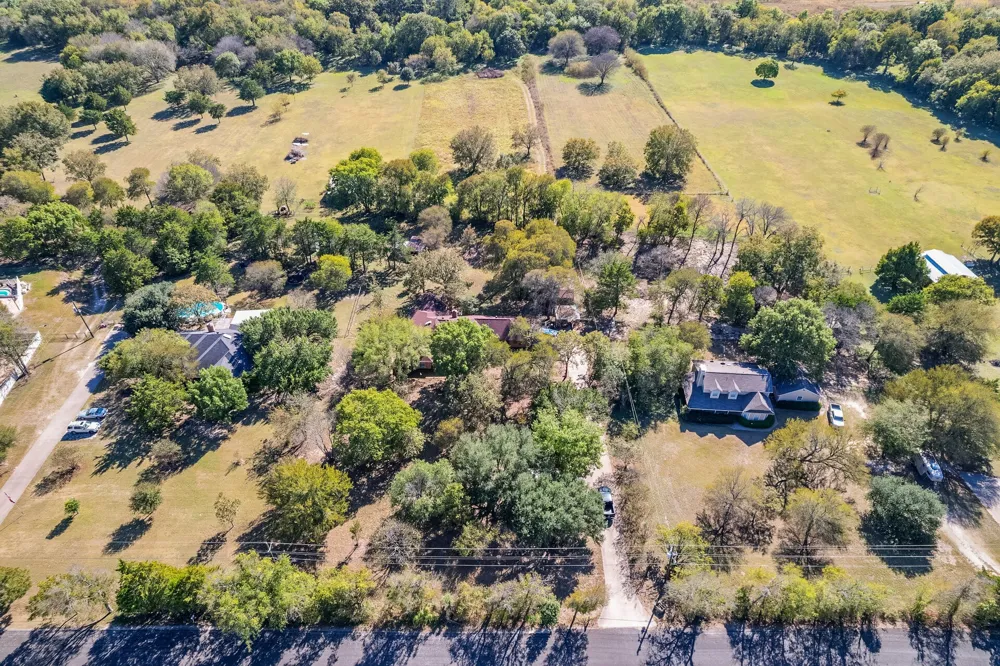1090 Bells Chapel Road Pecan Hill, TX 75165