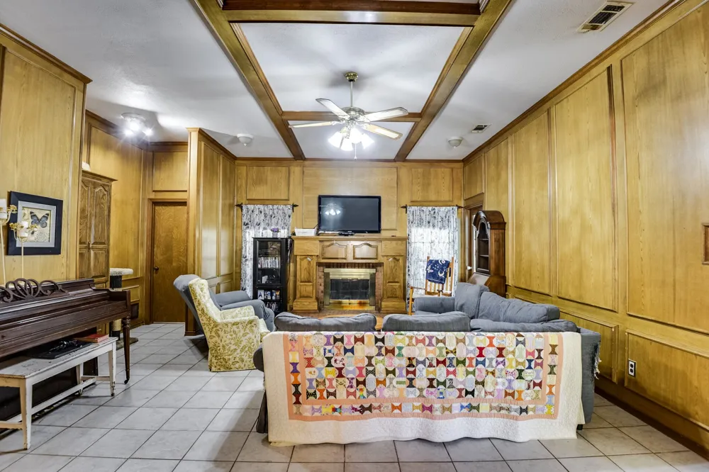 1090 Bells Chapel Road Pecan Hill, TX 75165