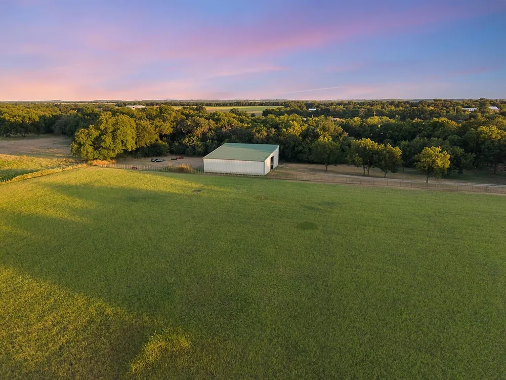 24860 US Highway 281 Stephenville, TX 76401