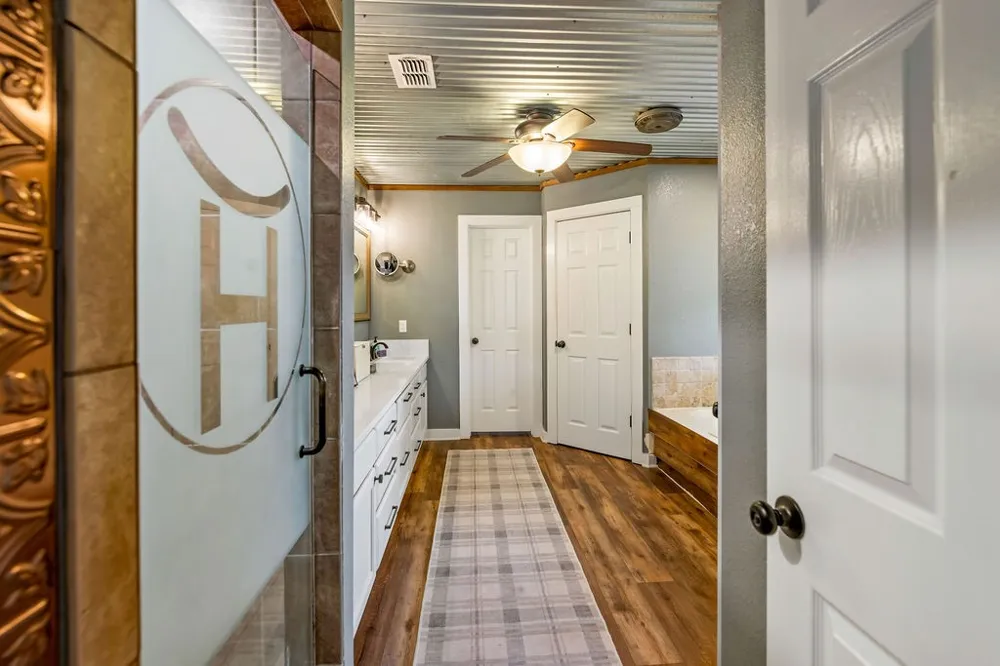 24860 US Highway 281 Stephenville, TX 76401