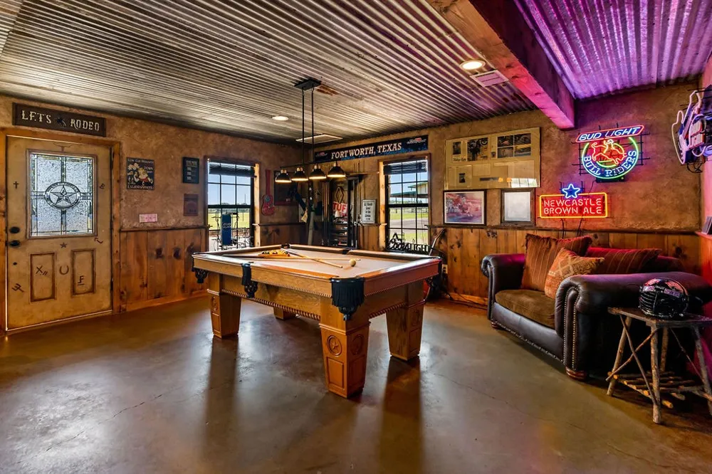 24860 US Highway 281 Stephenville, TX 76401