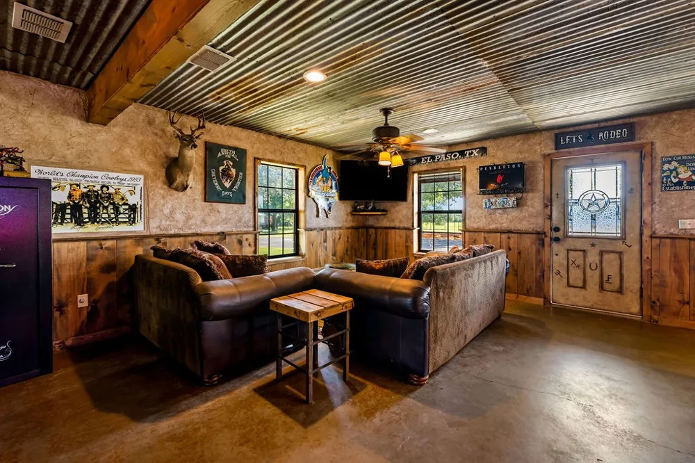 24860 US Highway 281 Stephenville, TX 76401
