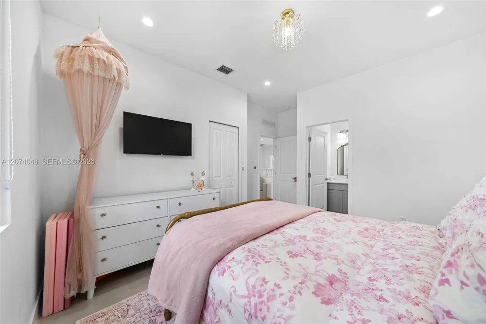 15875 SW 90th Ave Palmetto Bay, FL 33157