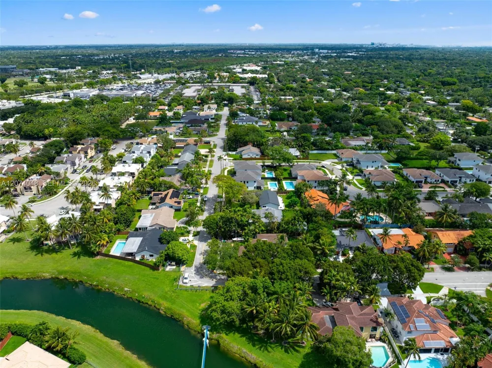 15875 SW 90th Ave Palmetto Bay, FL 33157