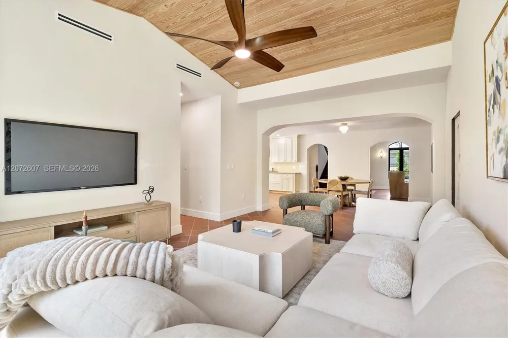 622 NE 98th St Miami Shores, FL 33138