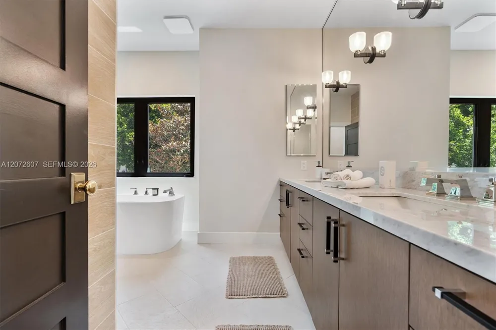 622 NE 98th St Miami Shores, FL 33138