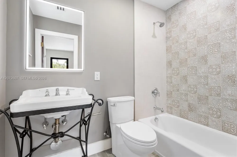 622 NE 98th St Miami Shores, FL 33138