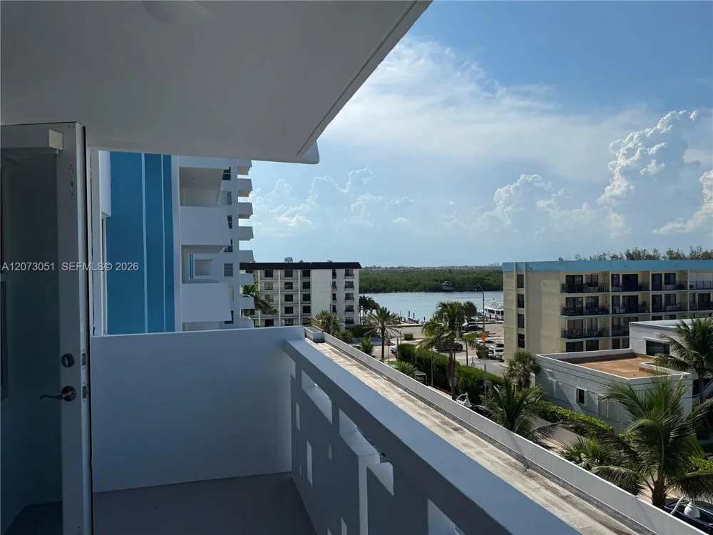 3111 Ocean Dr #506 Hollywood, FL 33019