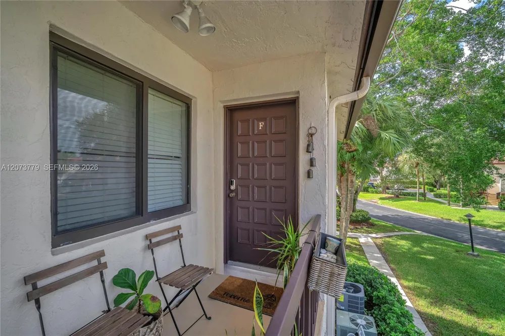 7956 Eastlake Dr #F Boca Raton, FL 33433
