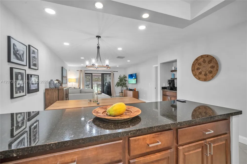 7956 Eastlake Dr #F Boca Raton, FL 33433