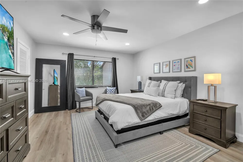 7956 Eastlake Dr #F Boca Raton, FL 33433