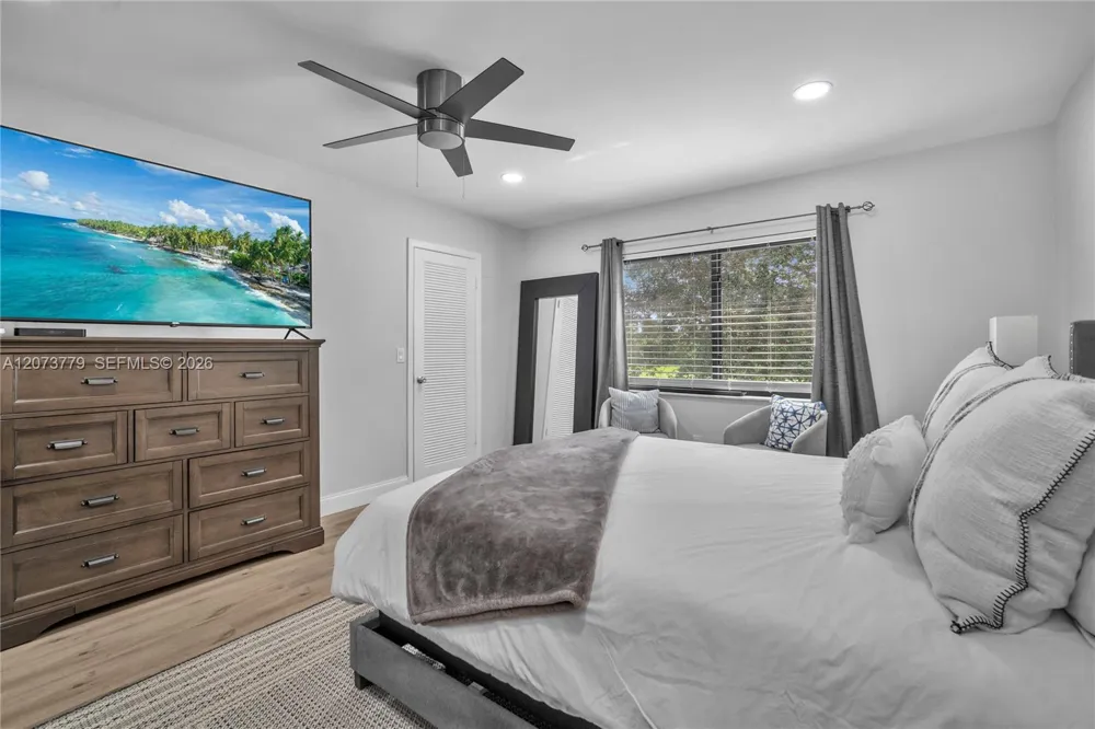 7956 Eastlake Dr #F Boca Raton, FL 33433