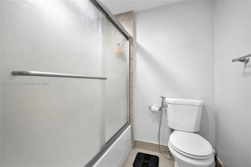 7956 Eastlake Dr #F Boca Raton, FL 33433