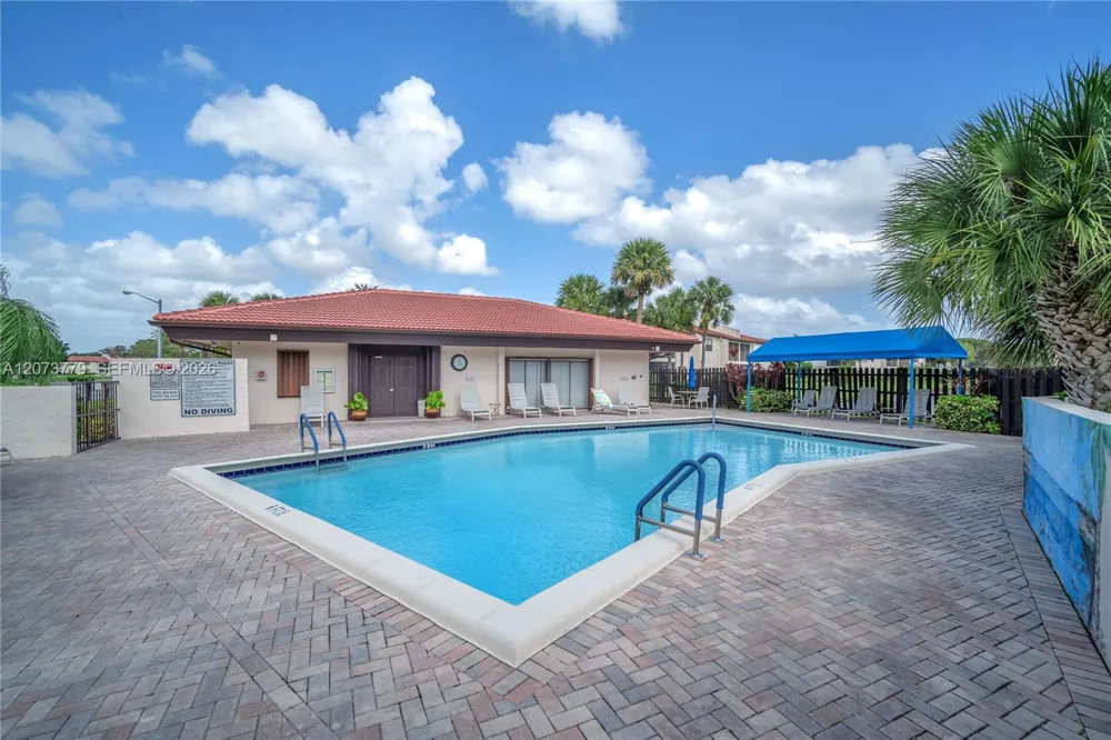 7956 Eastlake Dr #F Boca Raton, FL 33433