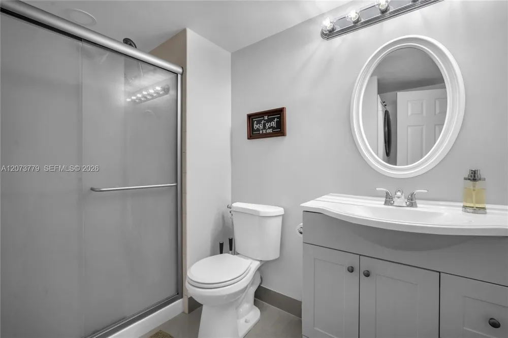7956 Eastlake Dr #F Boca Raton, FL 33433