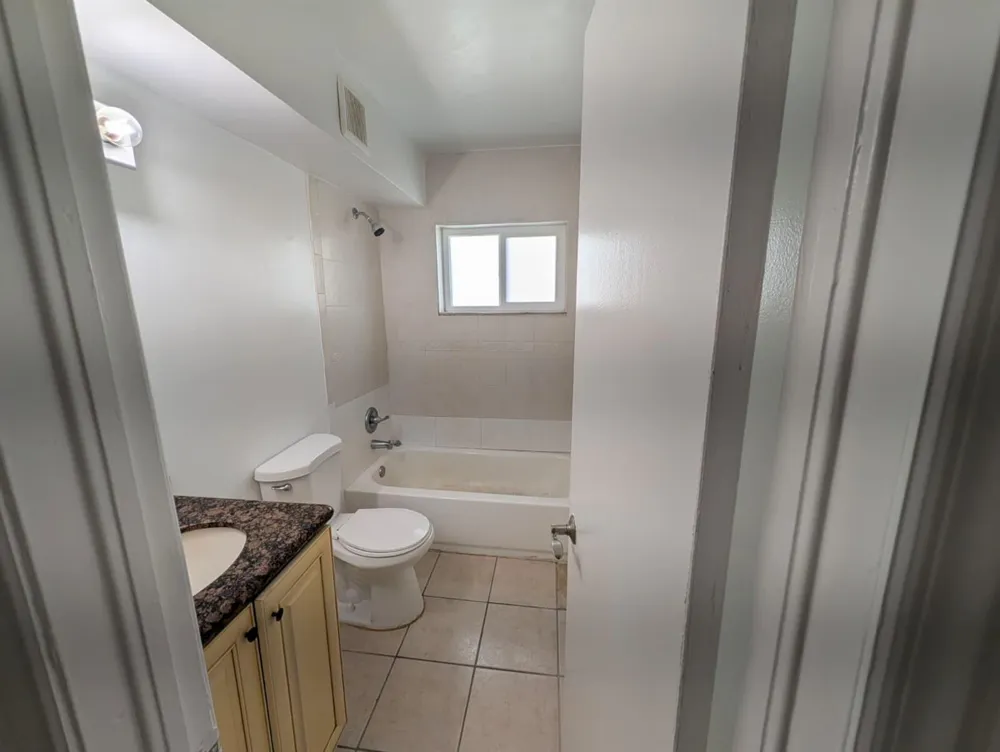 817 LIGHTHOUSE DRIVE #B North Palm Beach, FL 33408