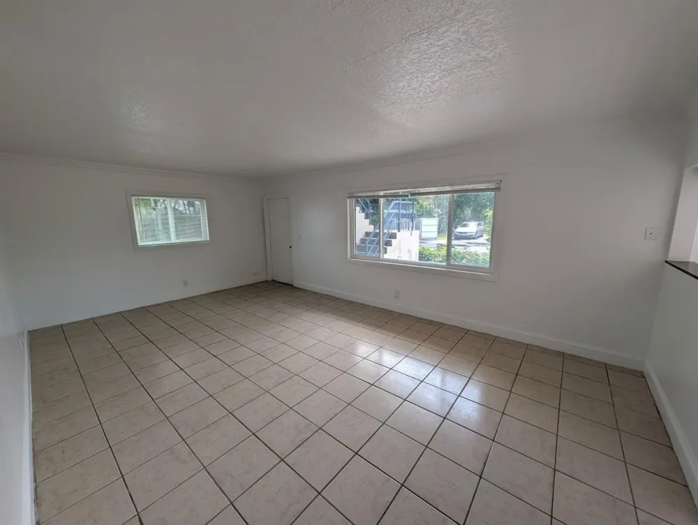 817 LIGHTHOUSE DRIVE #B North Palm Beach, FL 33408
