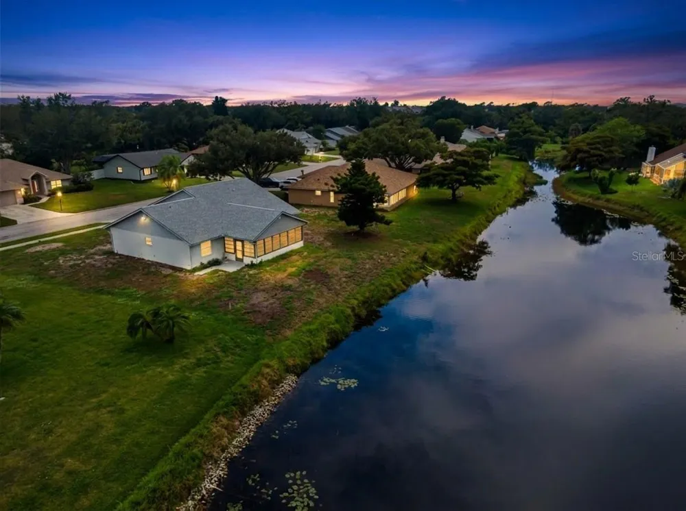 112 WOODINGHAM DRIVE Venice, FL 34292