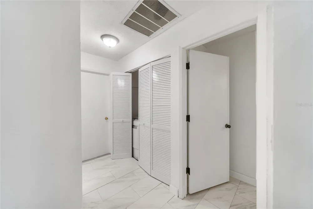 112 WOODINGHAM DRIVE Venice, FL 34292