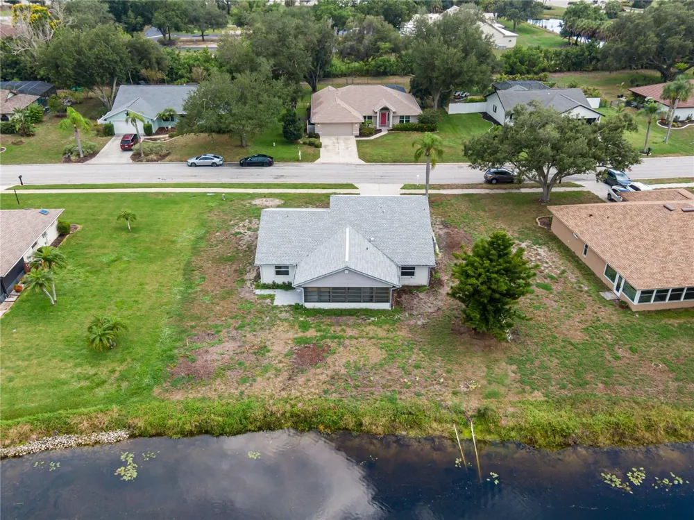 112 WOODINGHAM DRIVE Venice, FL 34292