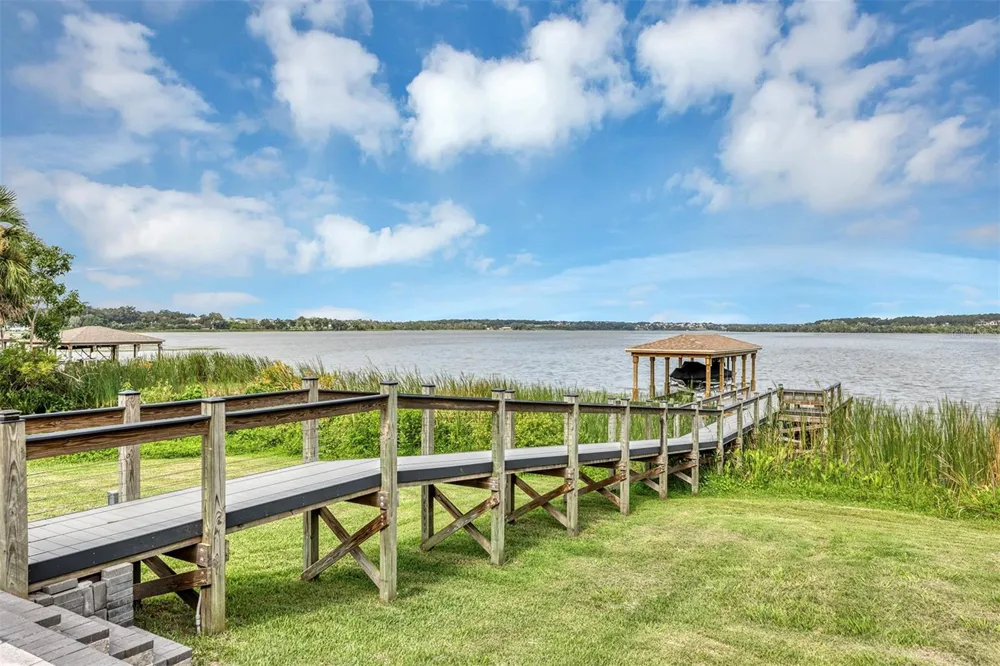 1112 HULL ISLAND DRIVE Oakland, FL 34787