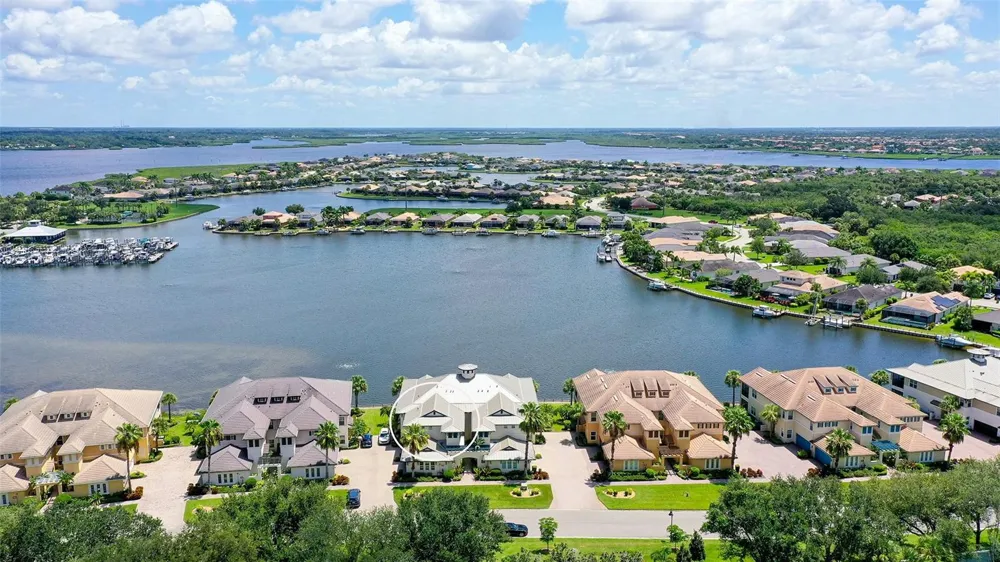 1041 RIVERSCAPE STREET #1041 Bradenton, FL 34208