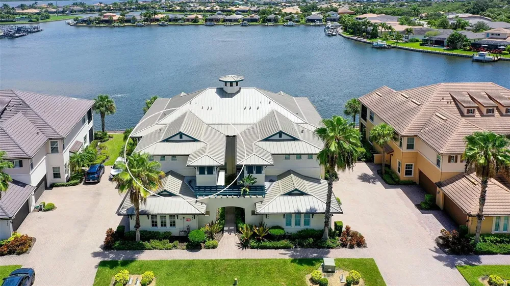 1041 RIVERSCAPE STREET #1041 Bradenton, FL 34208
