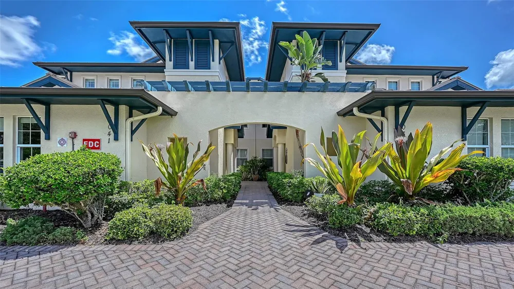 1041 RIVERSCAPE STREET #1041 Bradenton, FL 34208