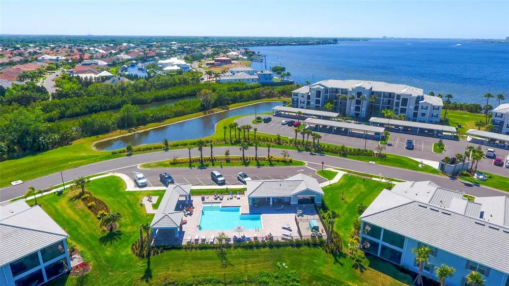 1041 RIVERSCAPE STREET #1041 Bradenton, FL 34208