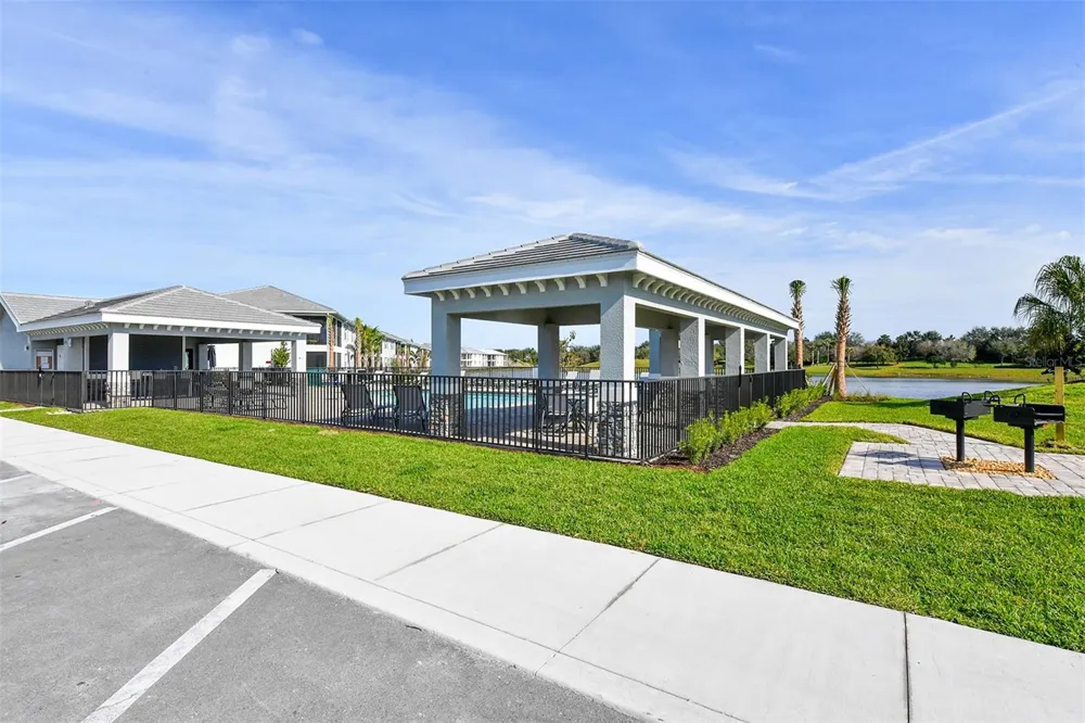 1041 RIVERSCAPE STREET #1041 Bradenton, FL 34208