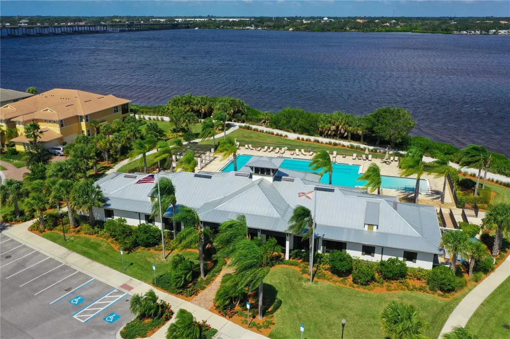 1041 RIVERSCAPE STREET #1041 Bradenton, FL 34208