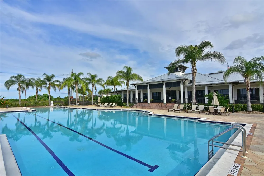 1041 RIVERSCAPE STREET #1041 Bradenton, FL 34208