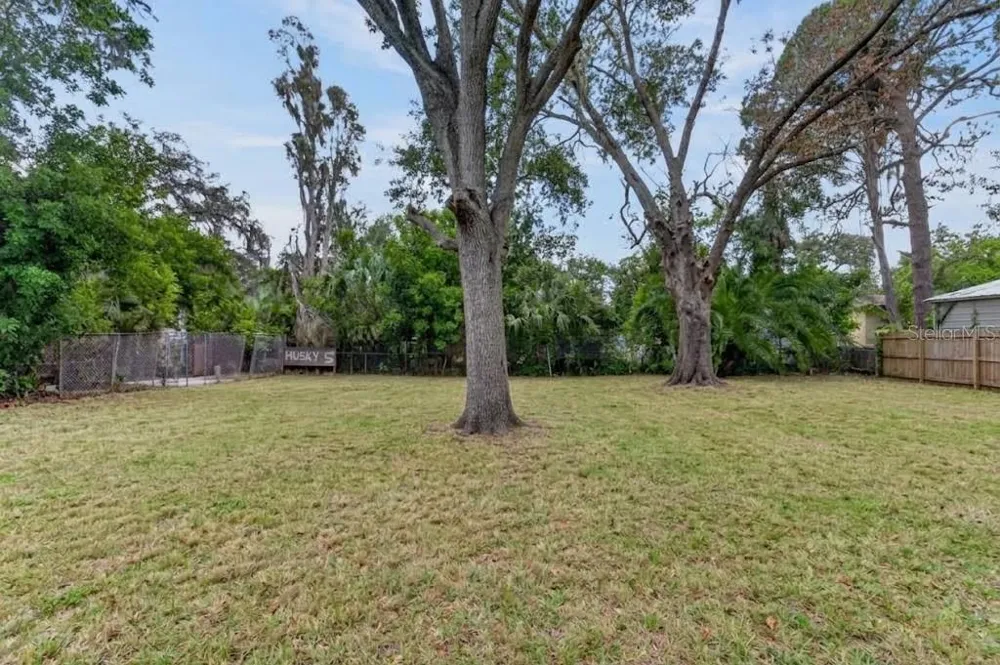 205 2ND AVENUE SE Ruskin, FL 33570