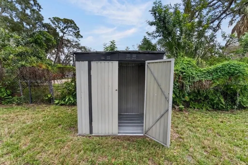 205 2ND AVENUE SE Ruskin, FL 33570