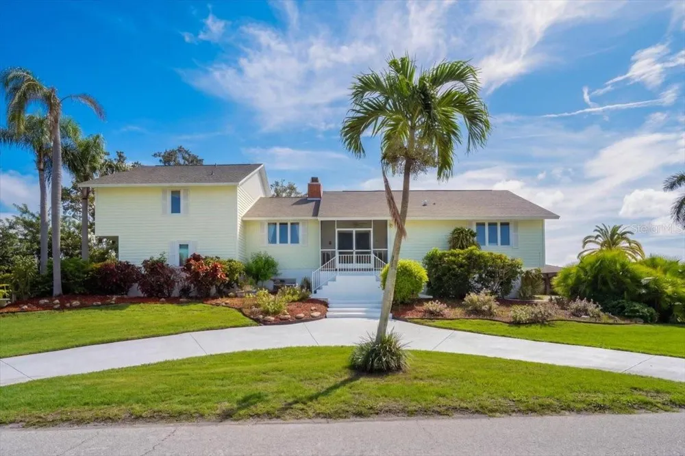 2407 PALMA SOLA BOULEVARD Bradenton, FL 34209