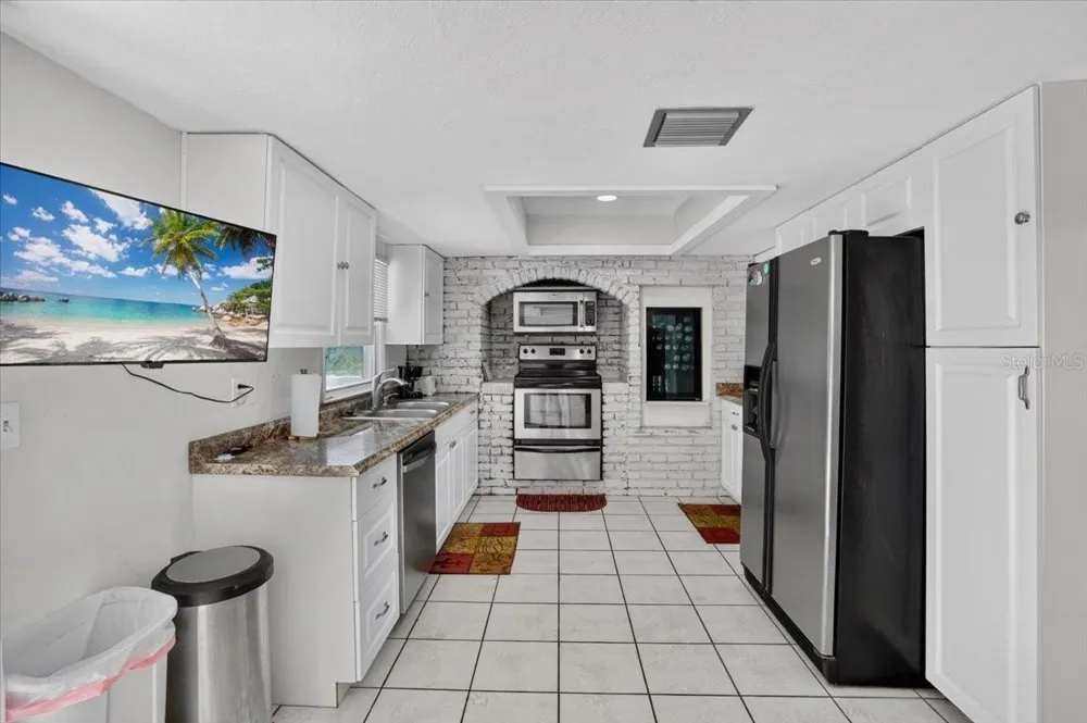 2407 PALMA SOLA BOULEVARD Bradenton, FL 34209