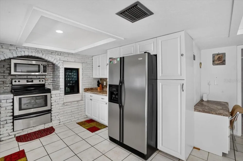 2407 PALMA SOLA BOULEVARD Bradenton, FL 34209