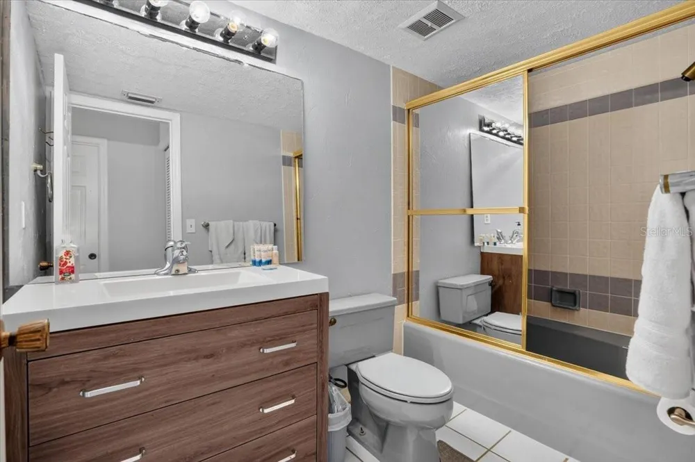 2407 PALMA SOLA BOULEVARD Bradenton, FL 34209