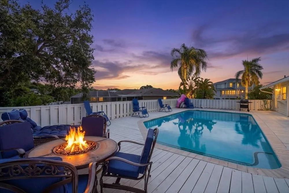 2407 PALMA SOLA BOULEVARD Bradenton, FL 34209