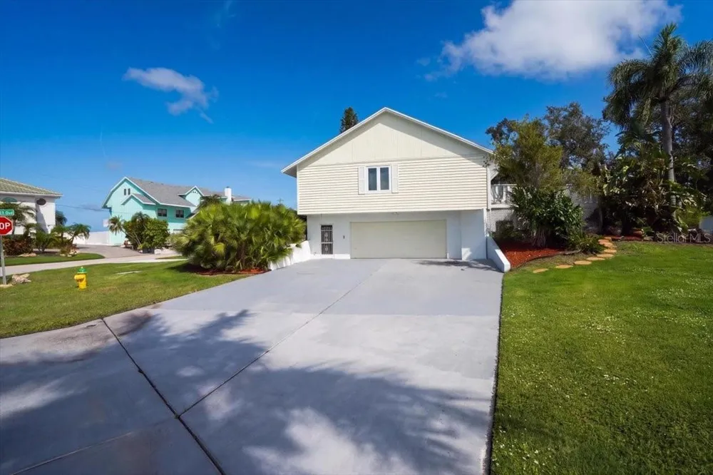 2407 PALMA SOLA BOULEVARD Bradenton, FL 34209
