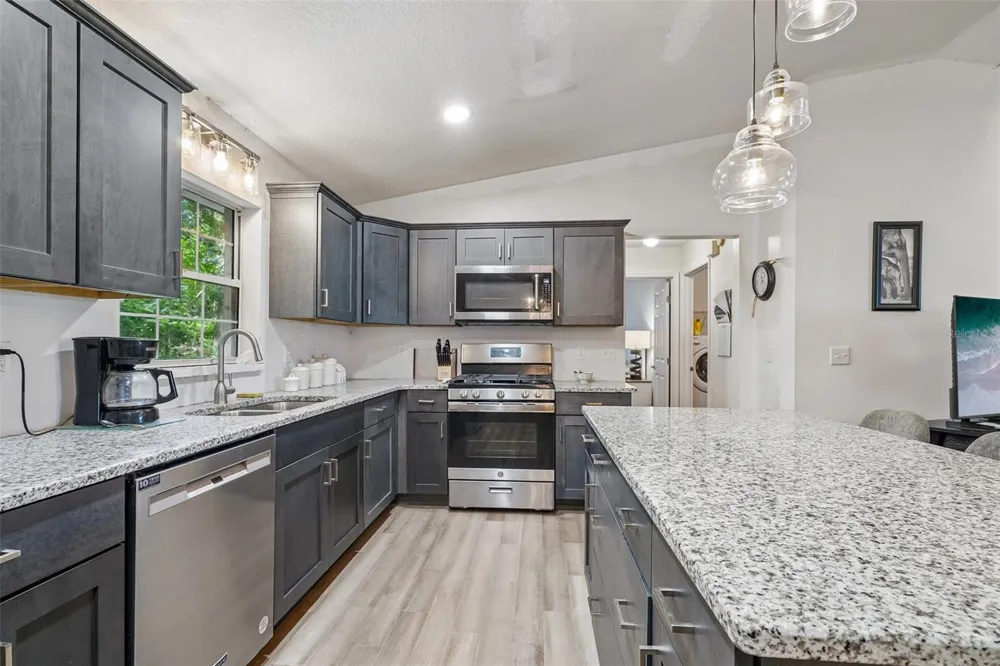 5230 NW 144TH PLACE Reddick, FL 32686