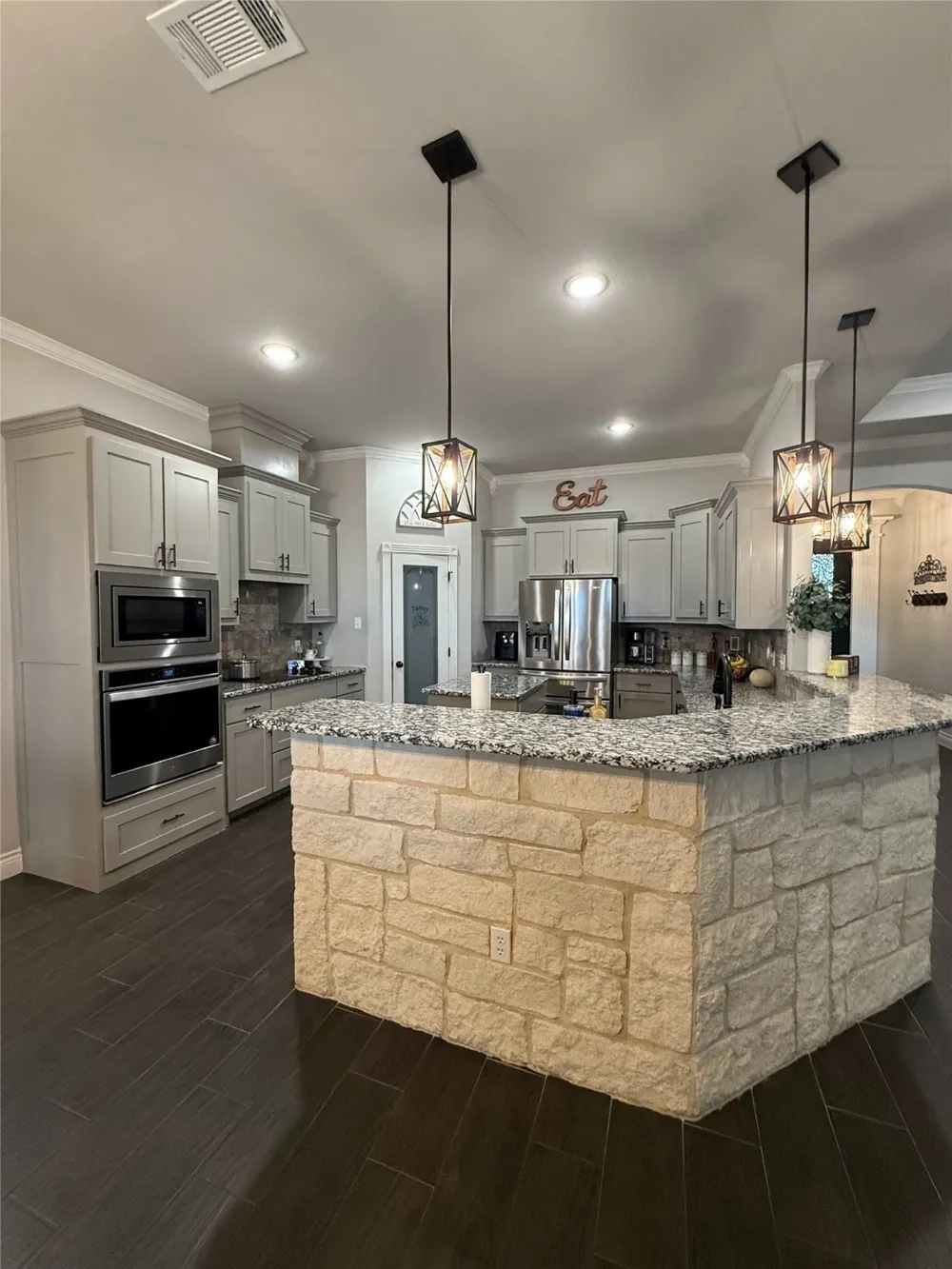 1013 Sky Court Weatherford, TX 76085