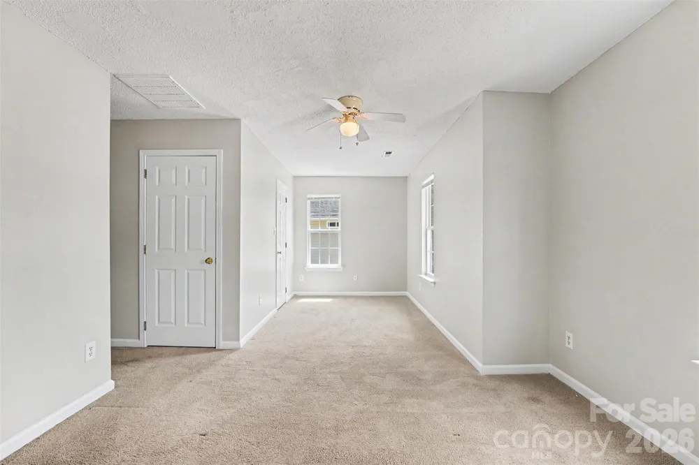 9327 Kimmel Lane Charlotte, NC 28216
