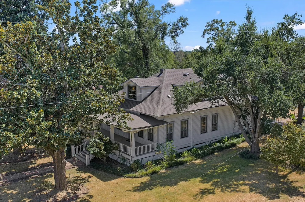 602 S 2nd Street Logansport, LA 71049