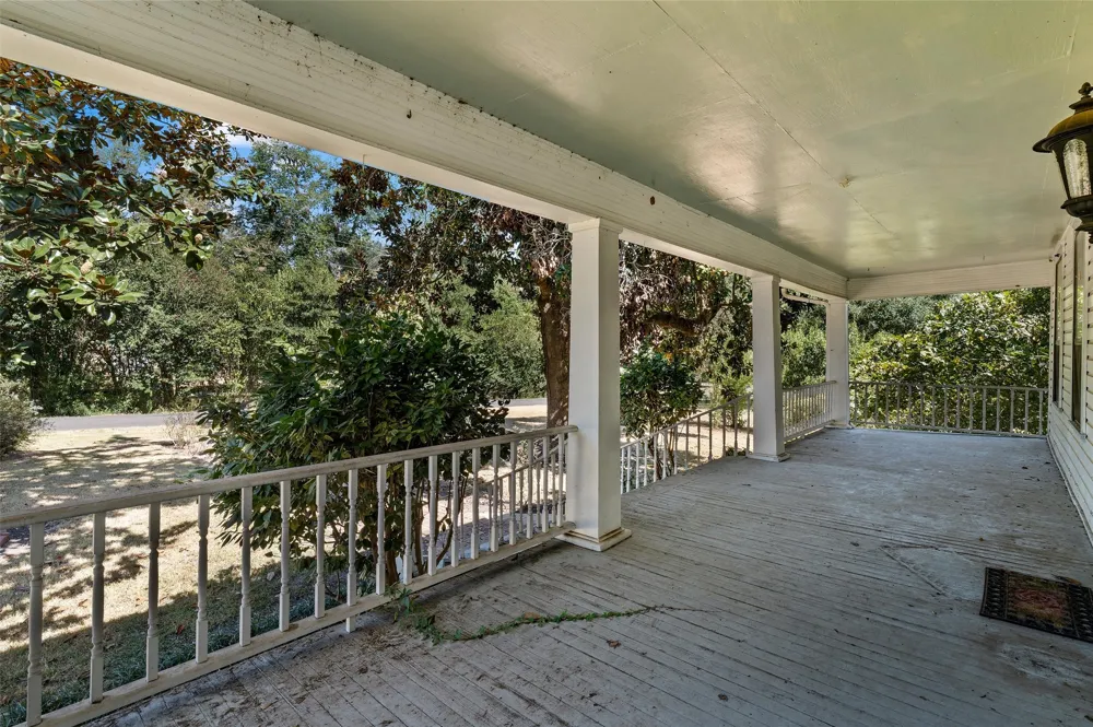 602 S 2nd Street Logansport, LA 71049