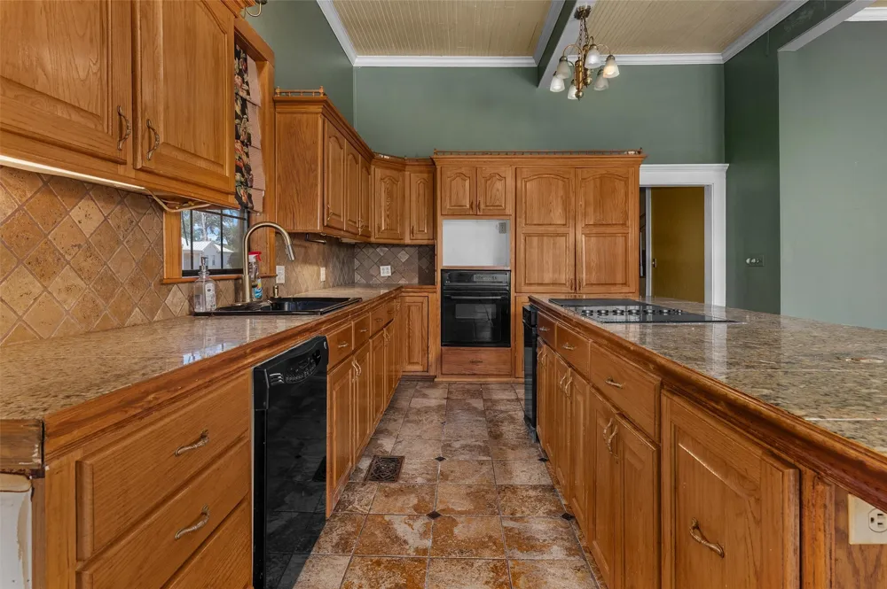 602 S 2nd Street Logansport, LA 71049