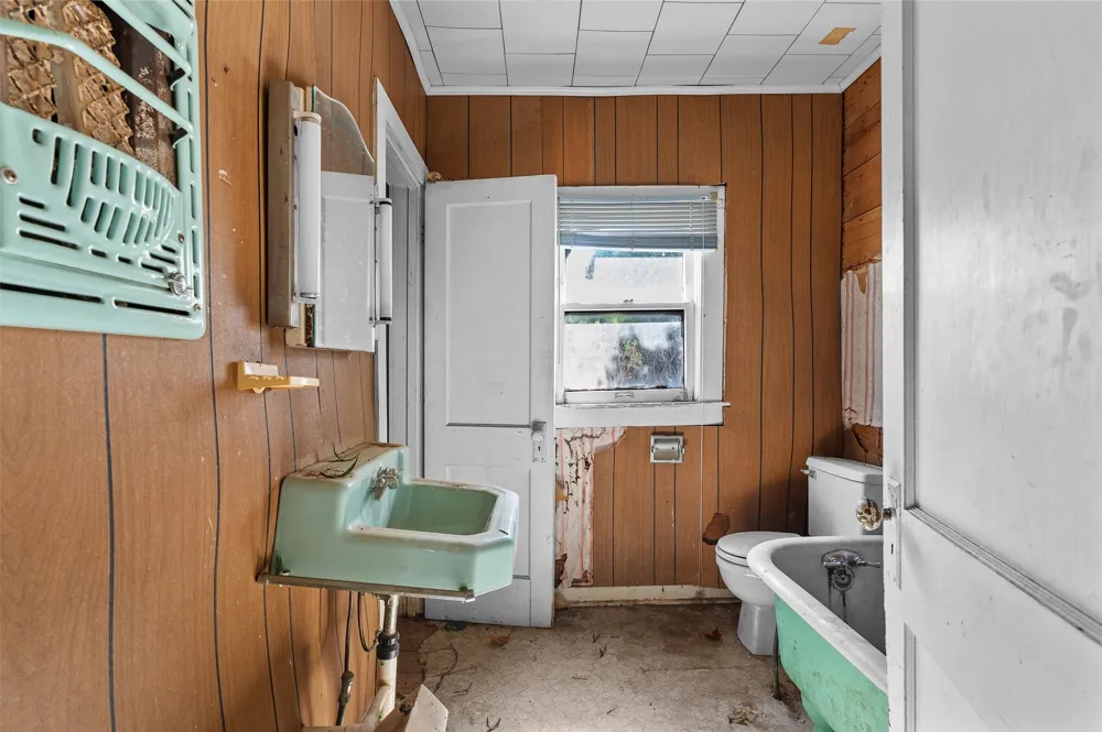 602 S 2nd Street Logansport, LA 71049