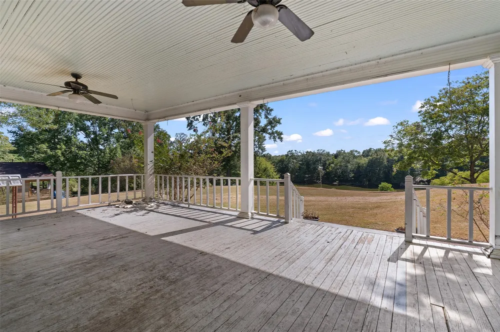 602 S 2nd Street Logansport, LA 71049