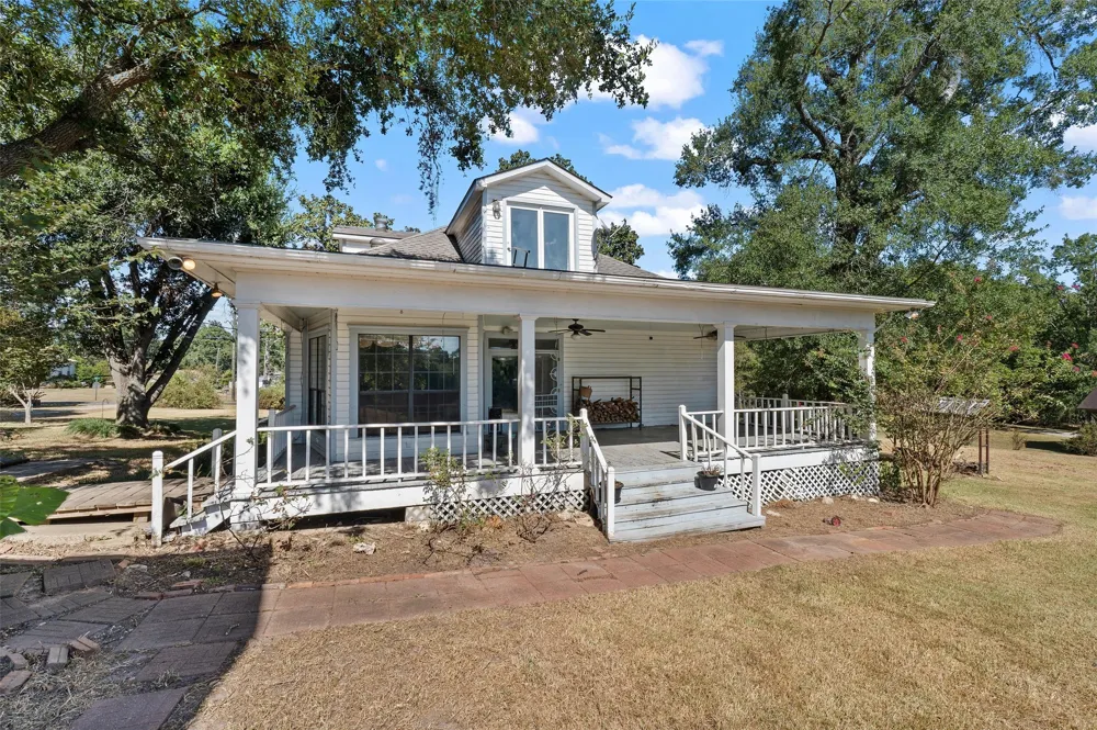 602 S 2nd Street Logansport, LA 71049