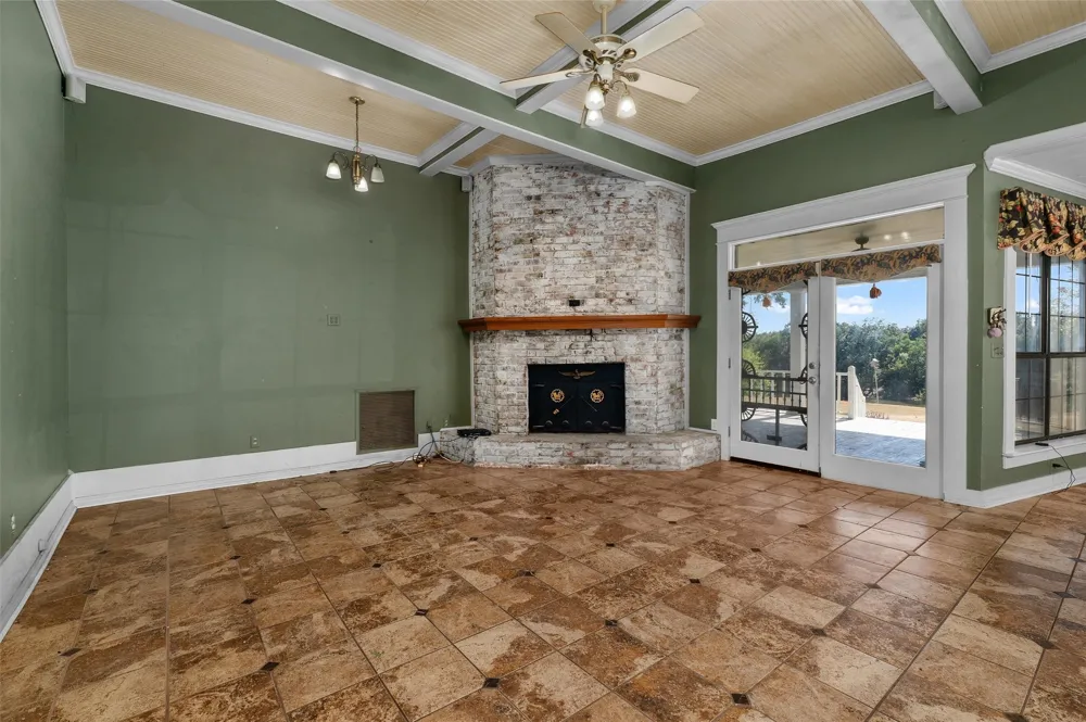 602 S 2nd Street Logansport, LA 71049